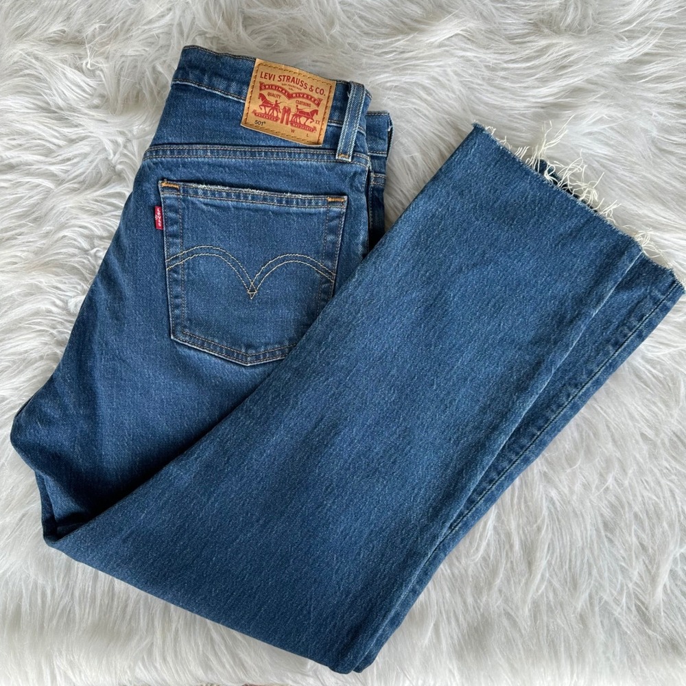 Levis 501 Original Cropped Jeans Pants Medium Blue Wash Denim Raw Hem Size 28